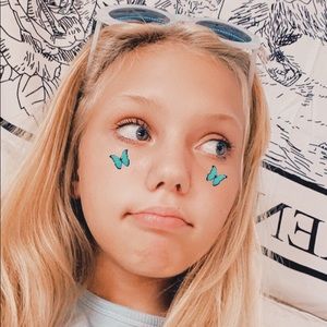 Meet your Posher, Ava